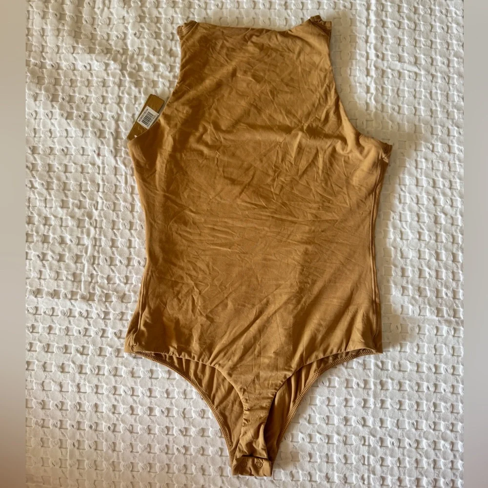 SKIMS | Fits Everybody High Neck | Thong Bodysuit | Camel | NWT | Size L - Picture 5 of 6